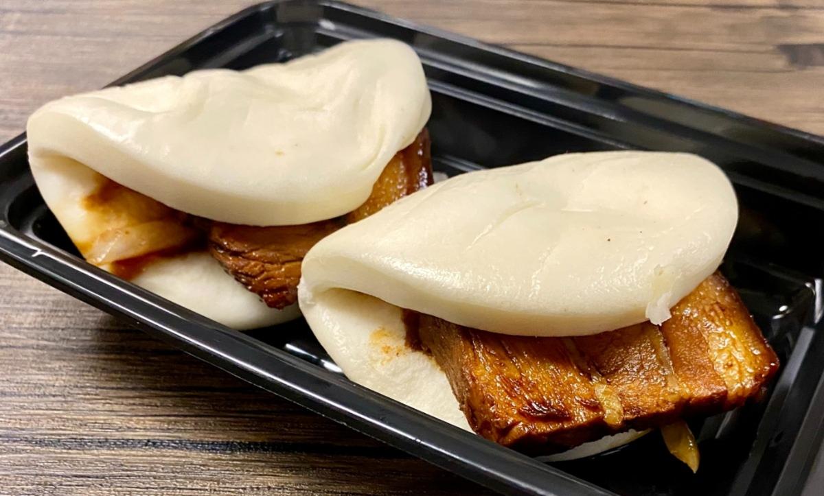 Hoisin Glazed Pork Belly Bao (2)