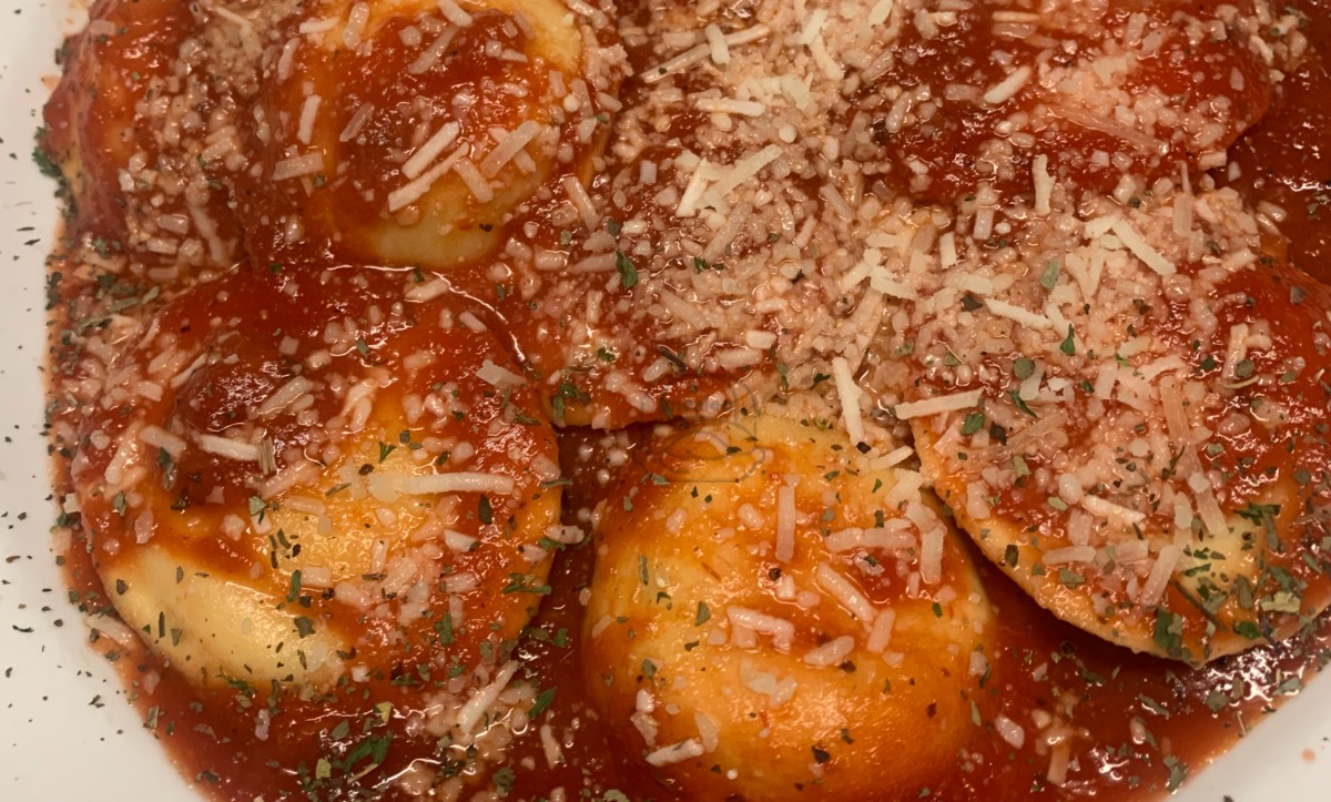 Cheese Ravioli with Tomato Sauce