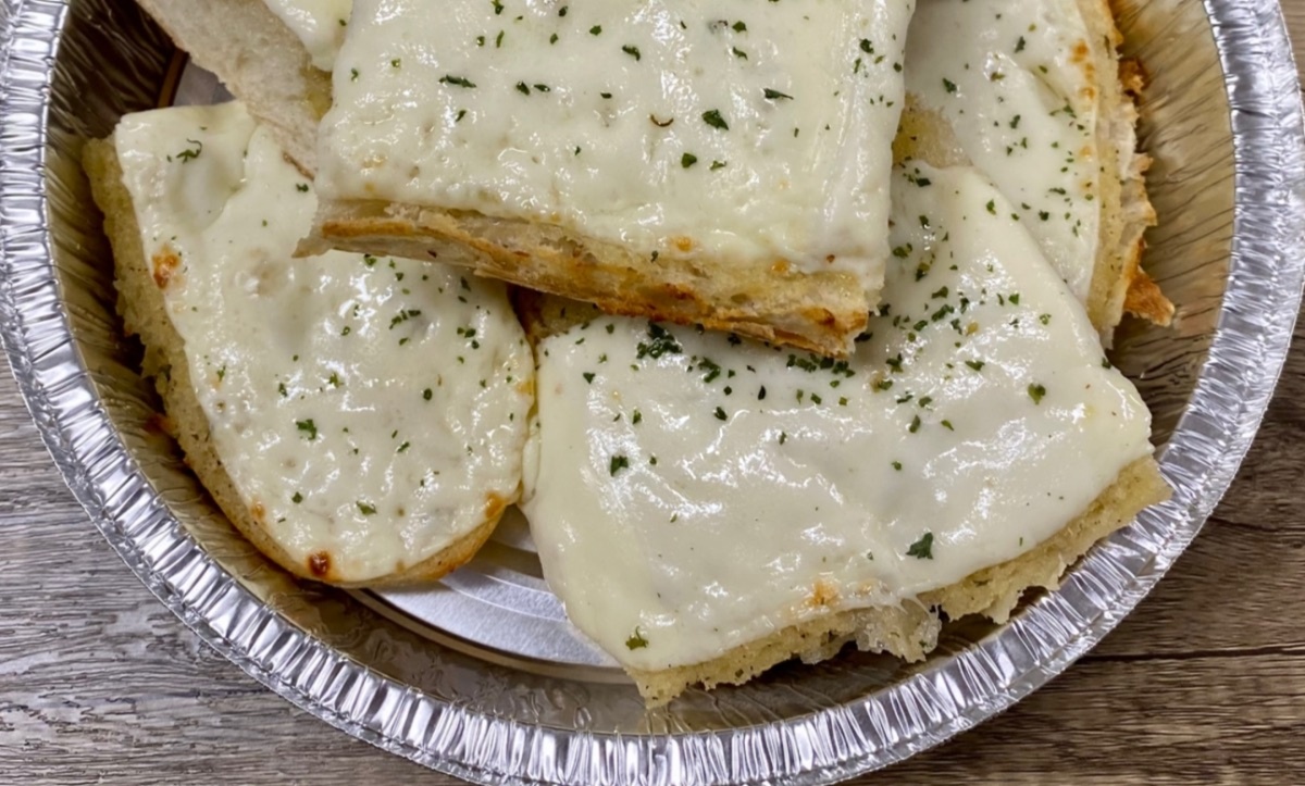 Garlic Bread w/ Cheese