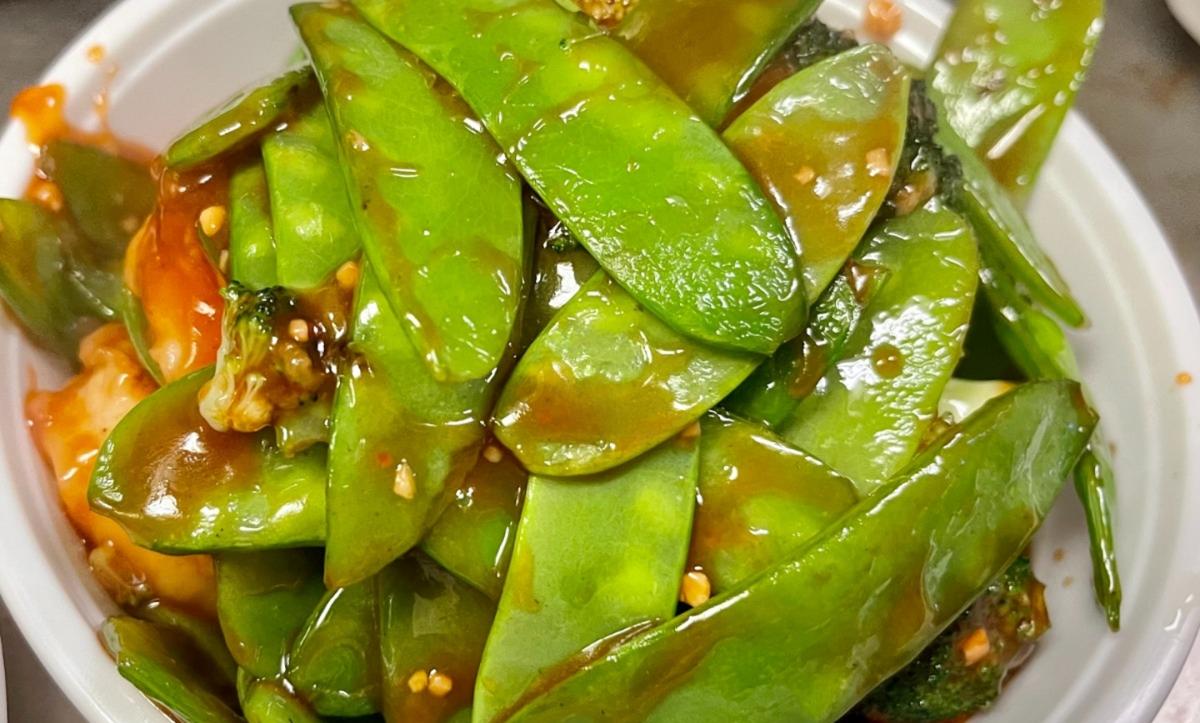 H7. Steamed Snow Peas