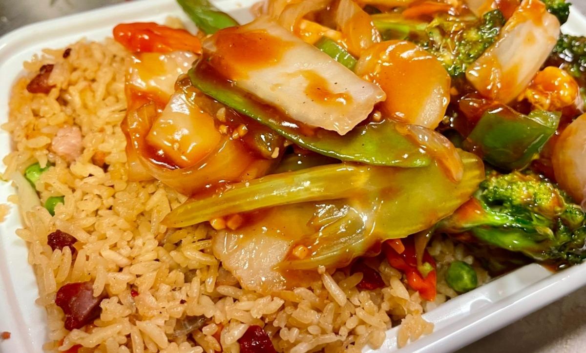 L18. Chicken and Shrimp with Mixed Vegetables Lunch Special