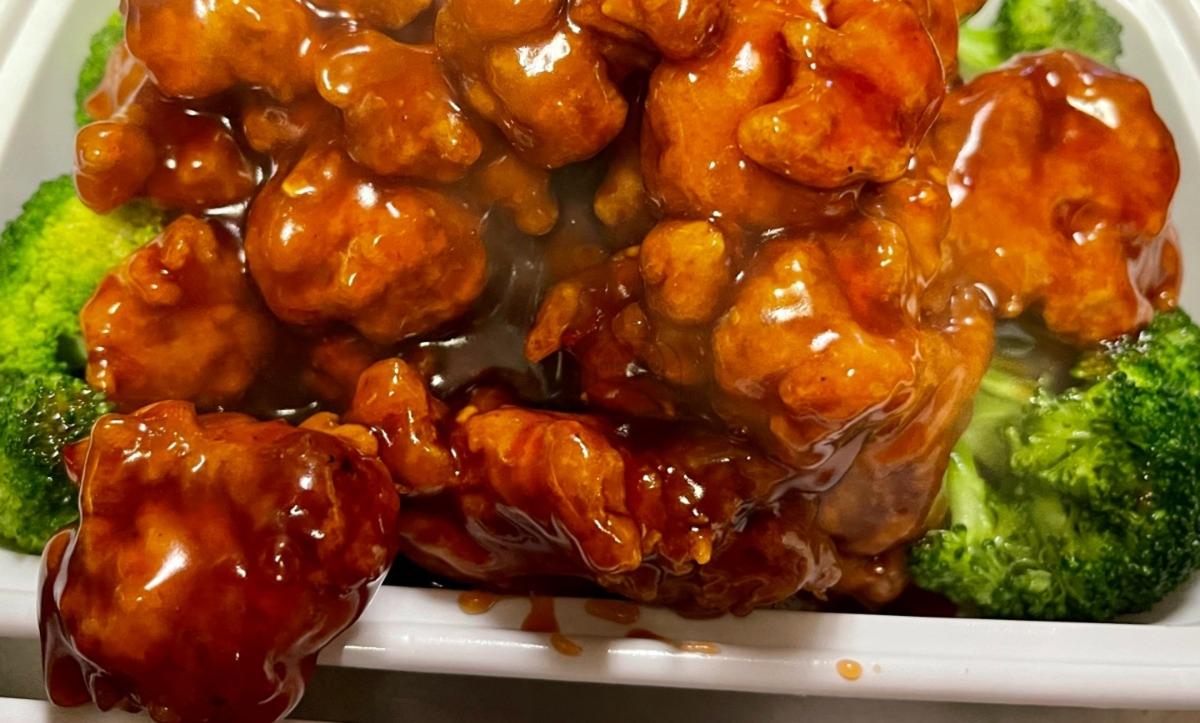 L26. General Tso's Chicken Lunch Special
