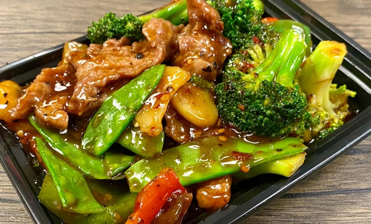 Beef with Garlic Sauce*
